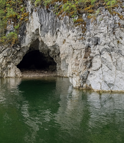 Mamontova Cave